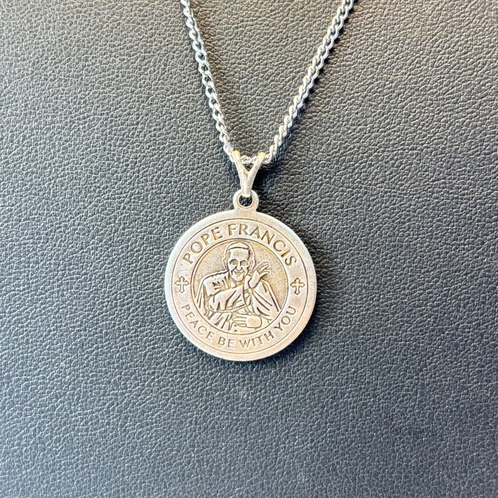 Pope Francis Medallion Necklace Silver Tone Peace Be With You Religious Necklace